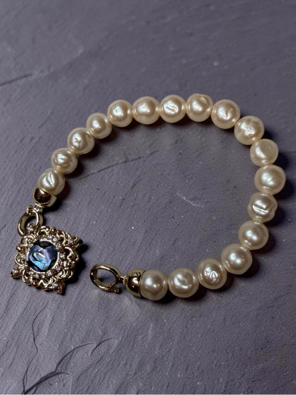 Freshwater Pearl Bracelet & Avon Gold Chain, Decorative Clasp, Petite 6.75”-6.9” - Picture 3 of 7